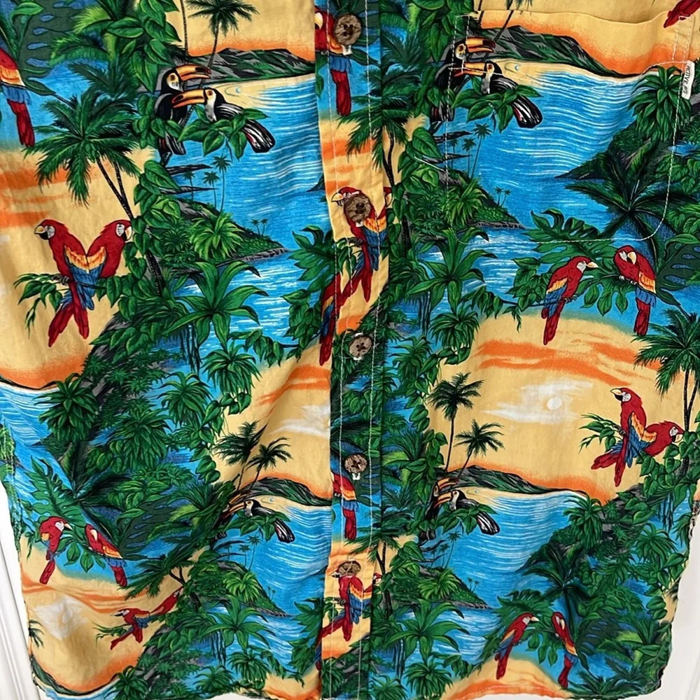 Active button down short sleeve casual tropical Hawaiian parrots palm trees sz M - Picture 8 of 11